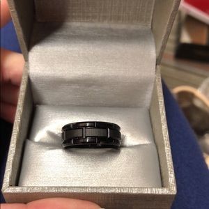 Men’s wedding ring